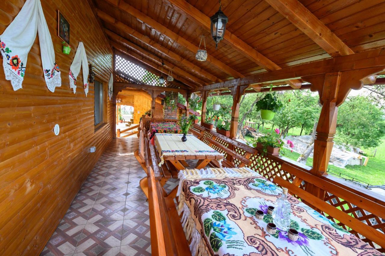 Sub Creasta Cocosului Hotel Bréb Kültér fotó