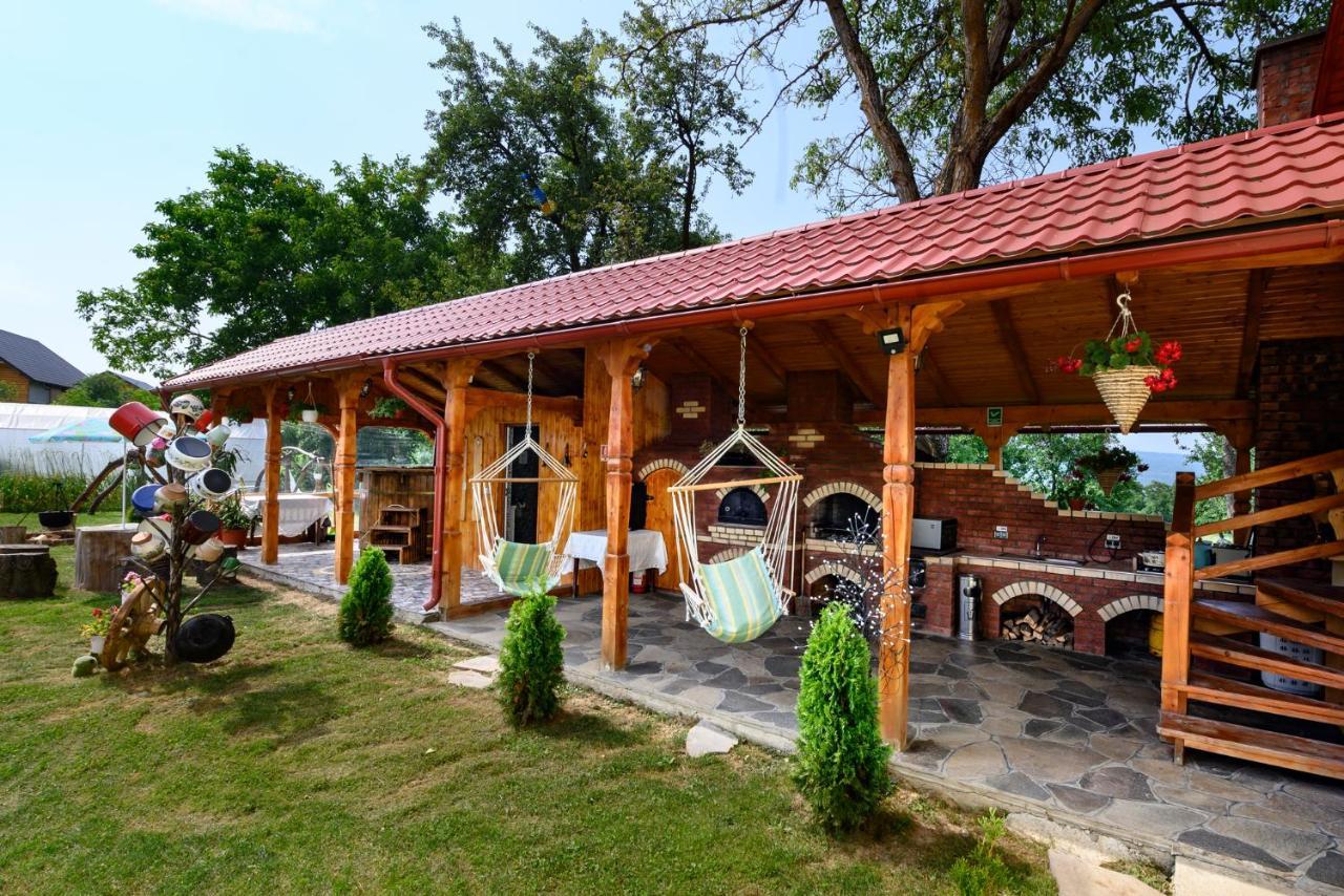 Sub Creasta Cocosului Hotel Bréb Kültér fotó