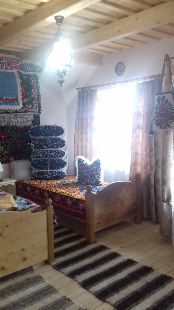 Sub Creasta Cocosului Hotel Bréb Kültér fotó