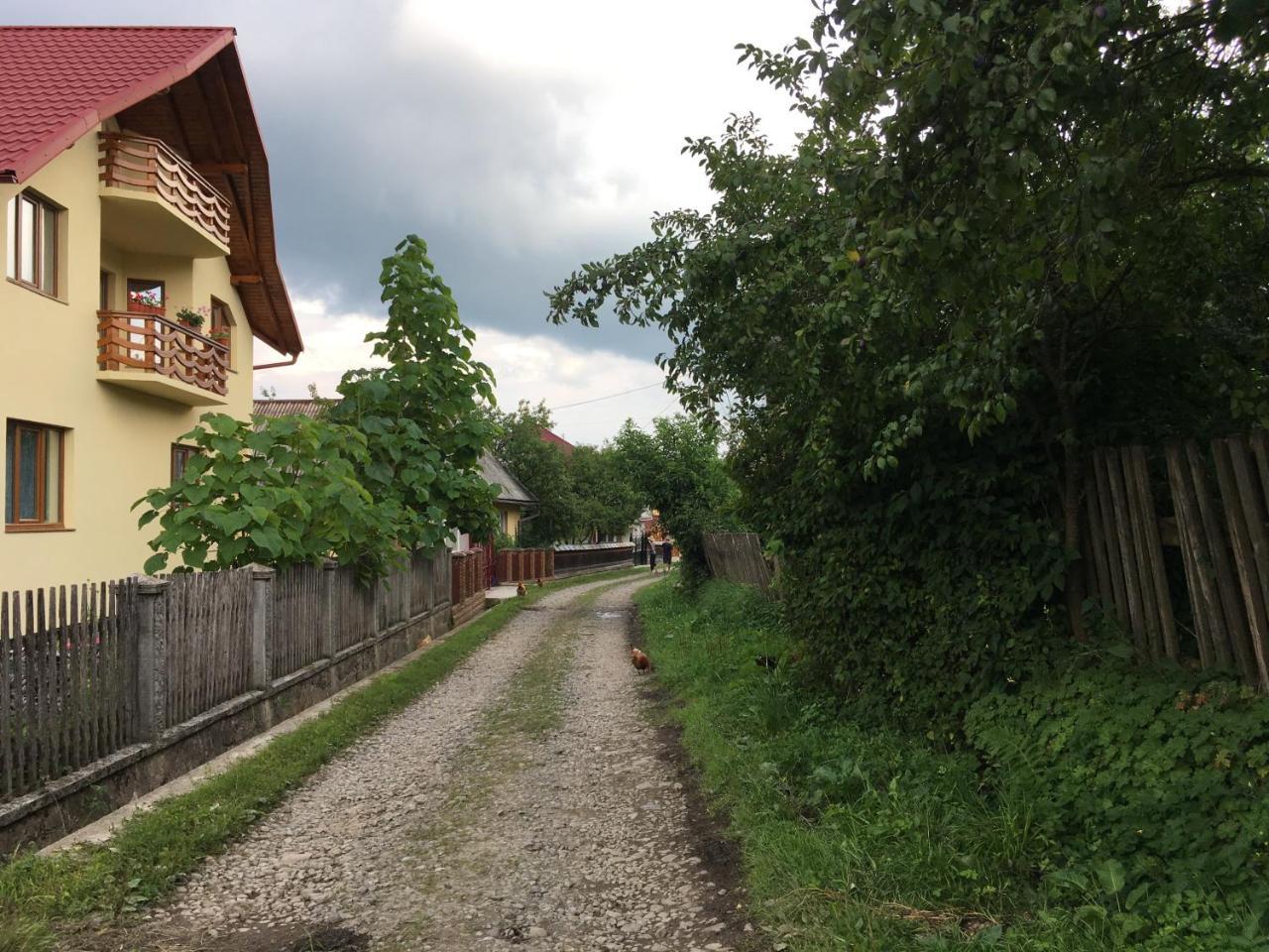Sub Creasta Cocosului Hotel Bréb Kültér fotó